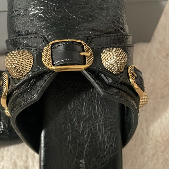 Balenciaga Black Leather Slipper Mules with buckle and textured finish. - Picture 4 of 10